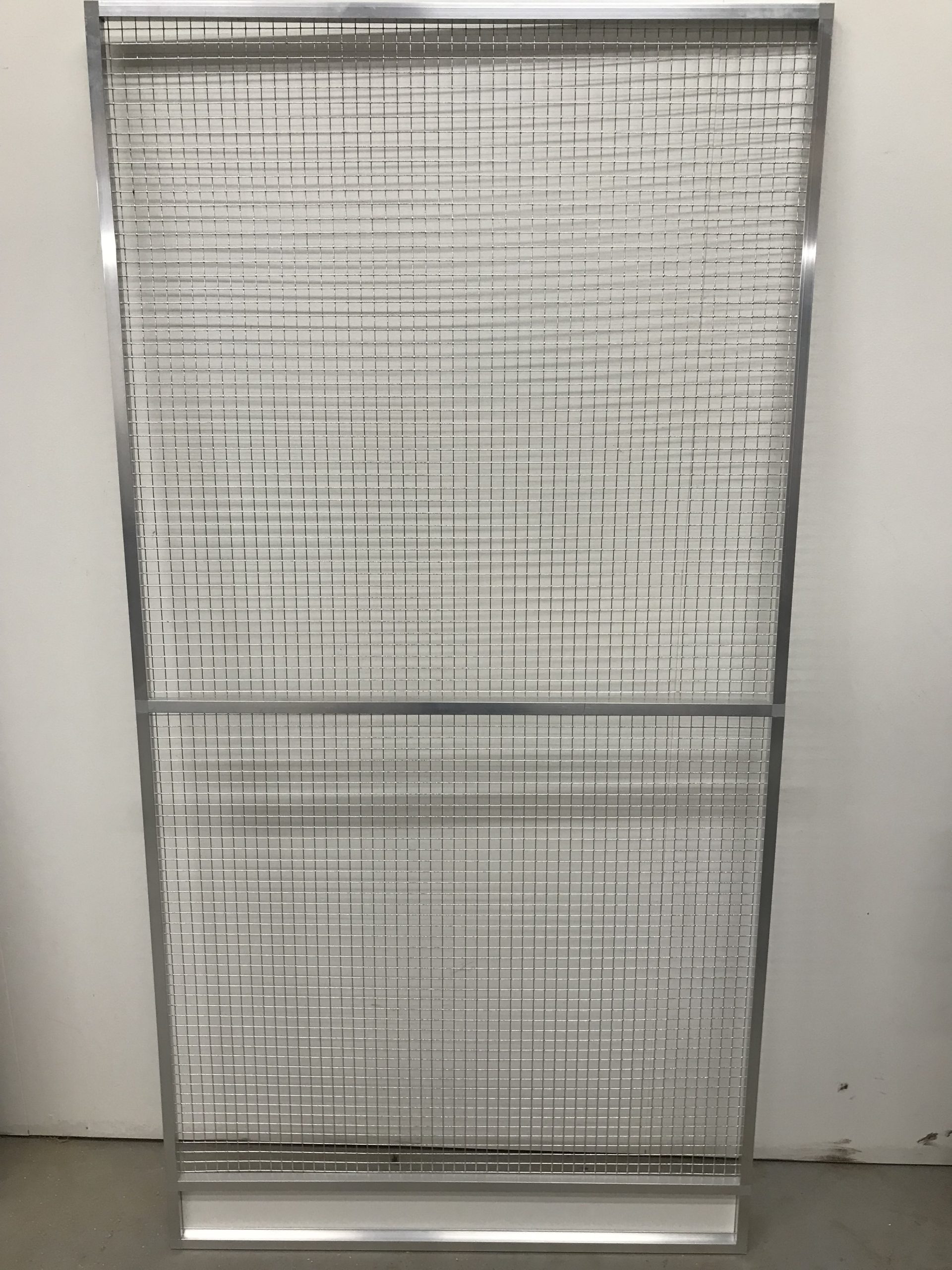 gaaspaneel-voliere-morsrand Aluminium gaaspaneel 50 x 200 cm met morsrand - Afbeelding 1